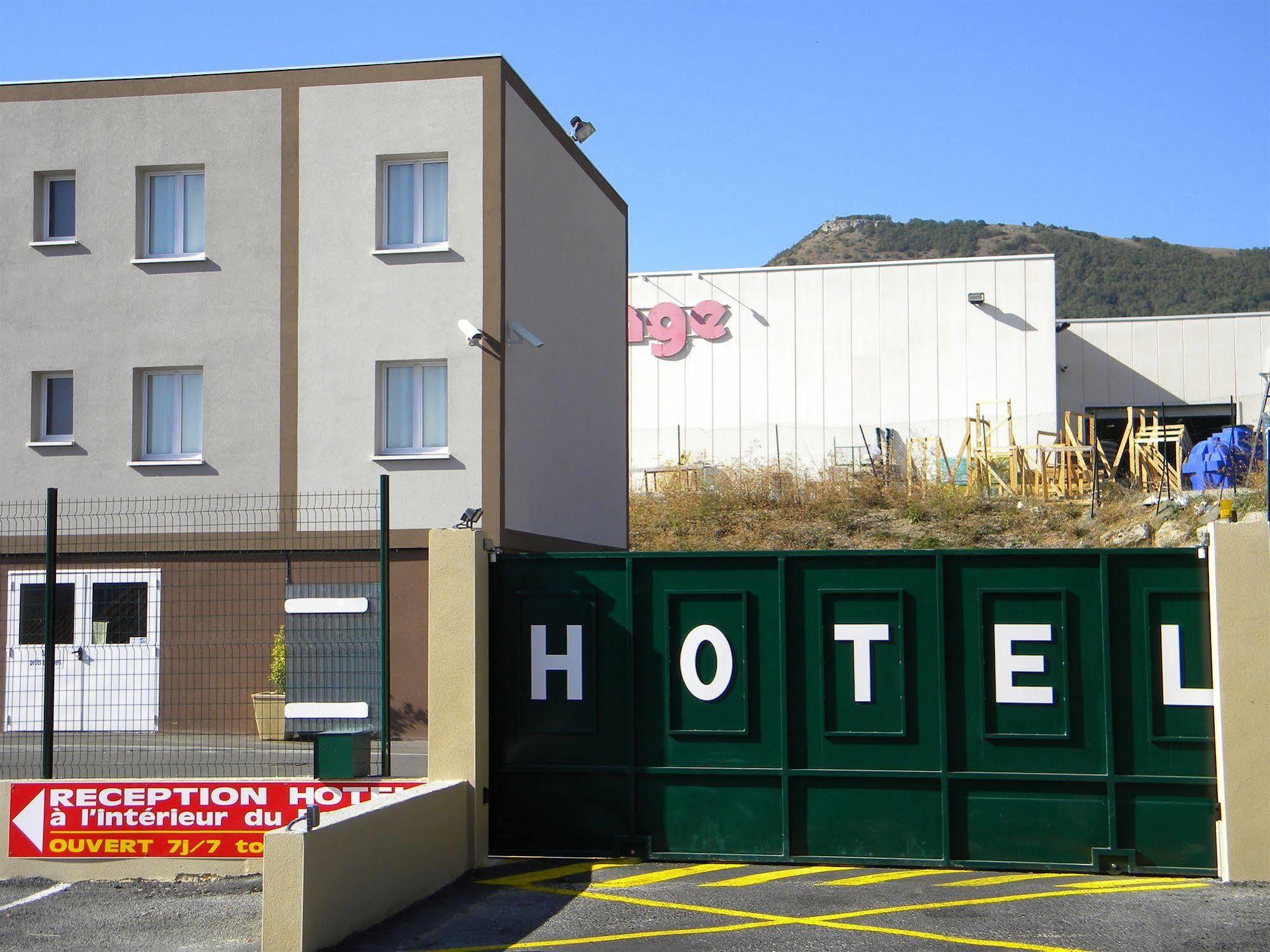 Cit'Hotel Restaurant Du Bowling De 米洛 外观 照片